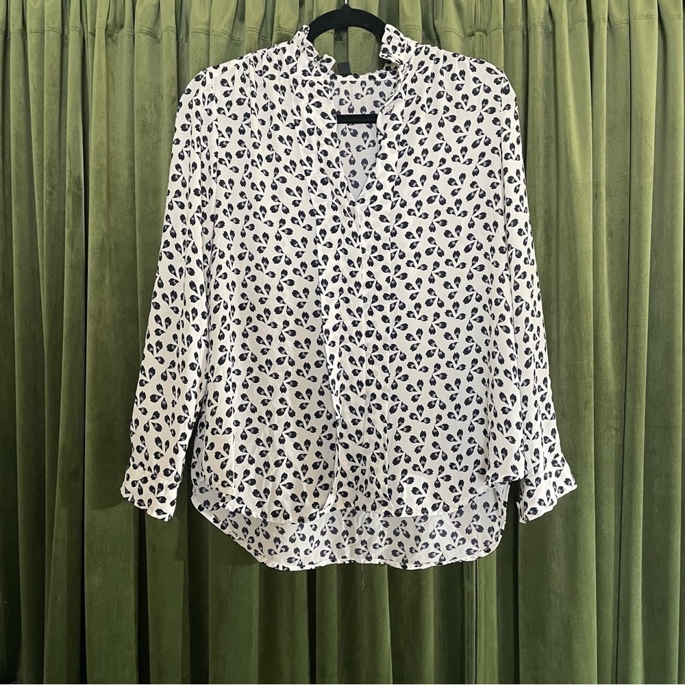 🎉🌺HP for Everything Petite Posh 🎊 🎉 Ann Taylor Petite button front blouse - Picture 6 of 11